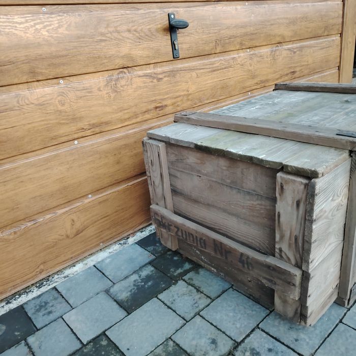 Drewniana skrzynia wojskowa