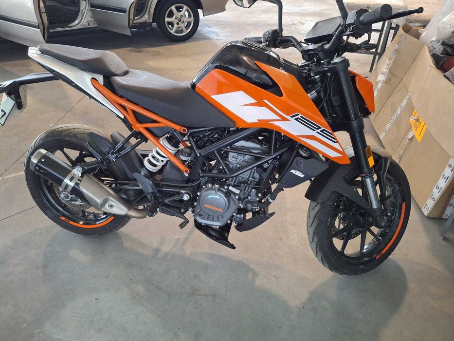 Mota KTM Duke 125