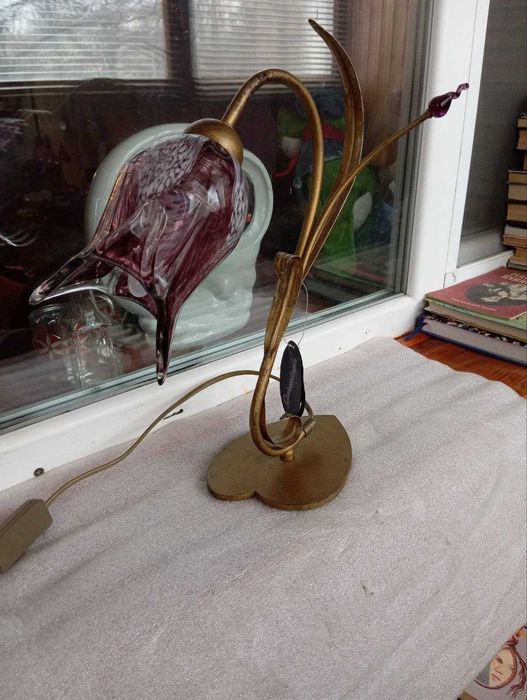 Настільна лампа в стилі квітки