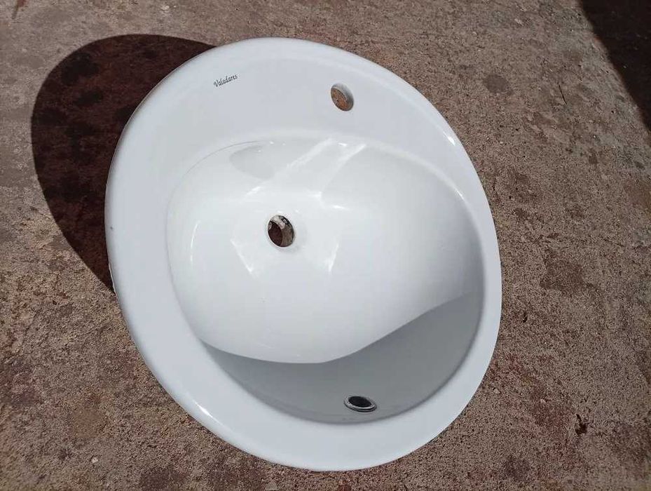 Valadares White Built-in/Recessed Wash Basin