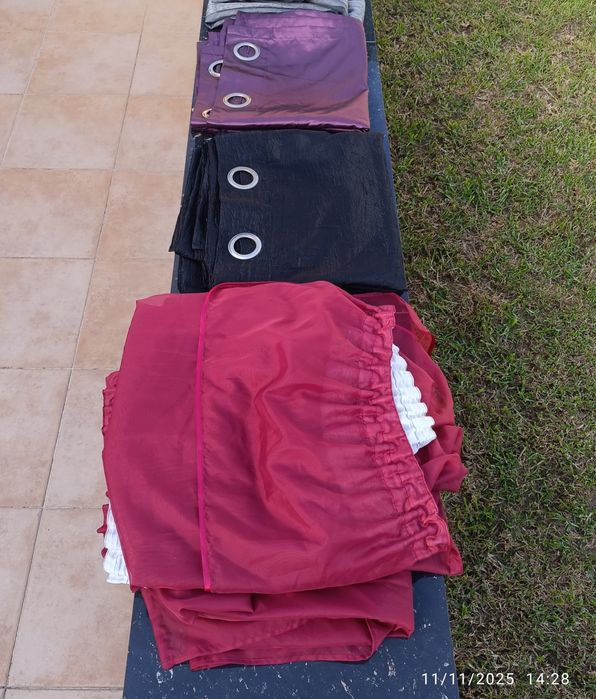 Cortinados cor vermelha