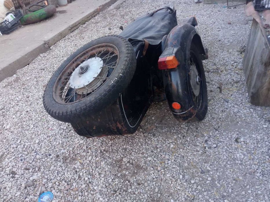 Мотошина і колеса