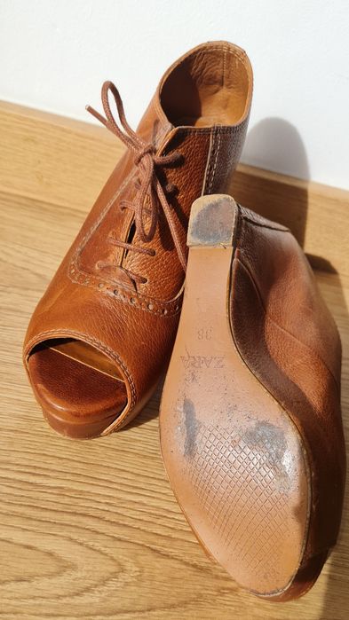 Sandálias Zara pele 38