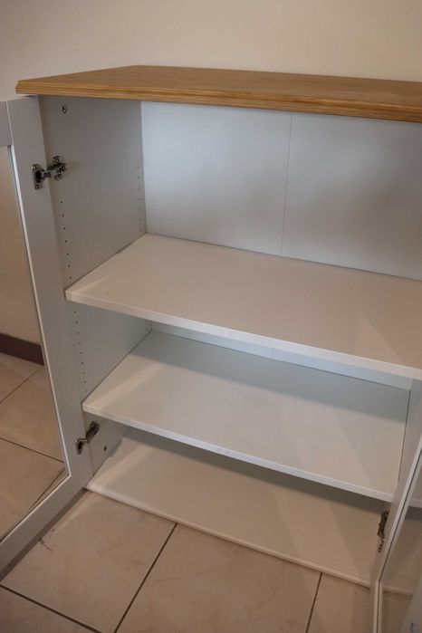 Armário com portas de vidro, Skruvby, Ikea