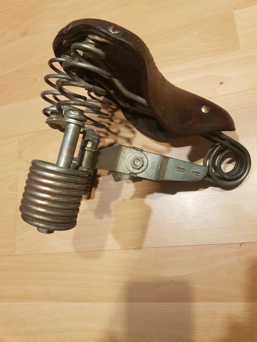 Siodła rowerowe PRIMUS FABRIKAAT NR 9890