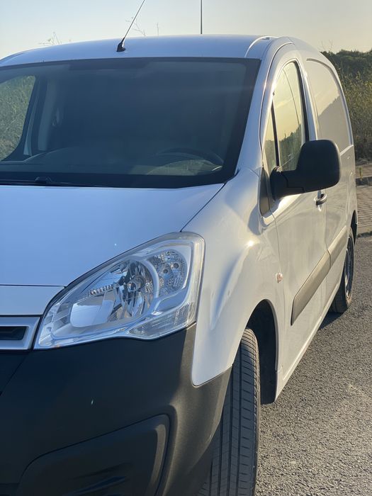 Alugo Carrinha comercial