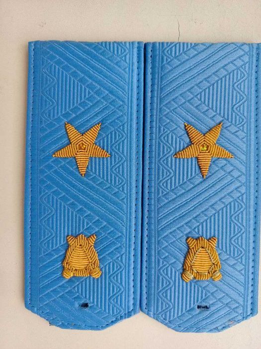 Погони генерала , нові неношені,рідкісні !  !