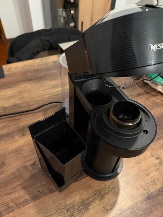 Máquina de café Nespresso Vertuo Next