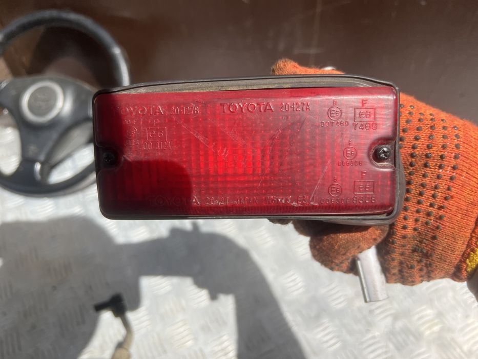 Фонарь в бампер Тойота рав4 год 04 toyota rav4