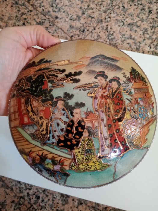 Caixa oriental de porcelana
