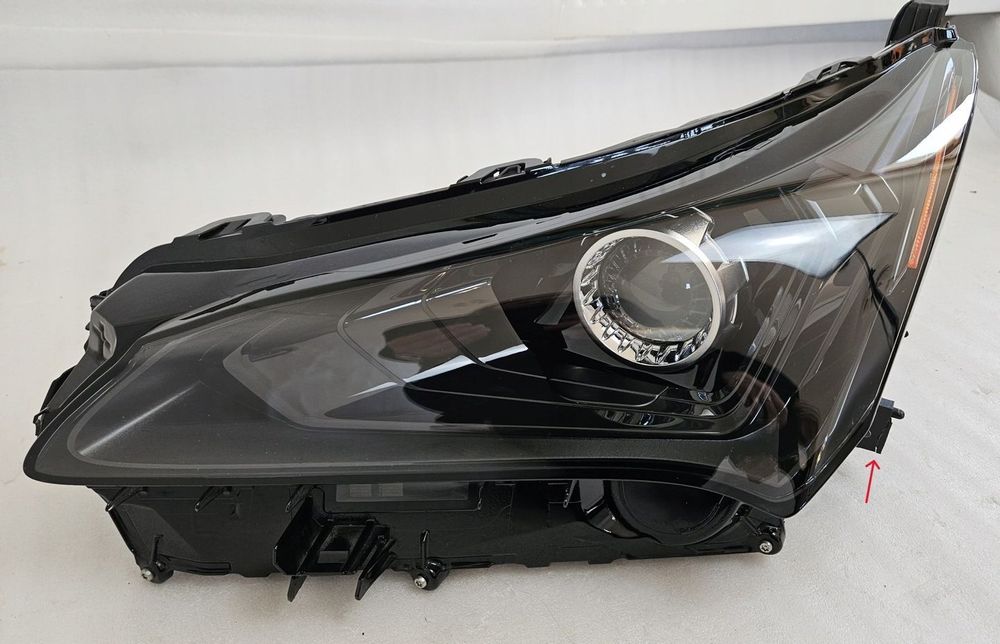 LAMPA LEWA PRZÓD LEXUS NX I LIFT 2017- SOCZEWKA LED