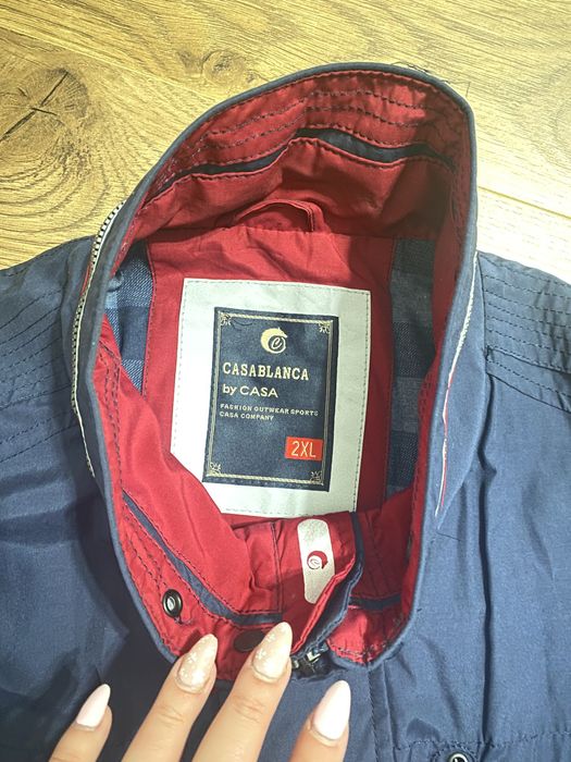 Granatowa kurtka męska z czerwonymi wstawkami rozmiar 44/2XL