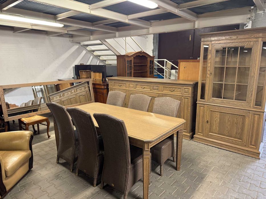 Jadalnia w stylu Hampton zestaw mebli do salonu komoda witryna dąb