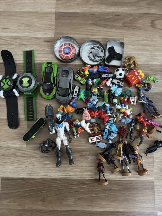 Іграшки lego,kinder,fortnite старі колекції
