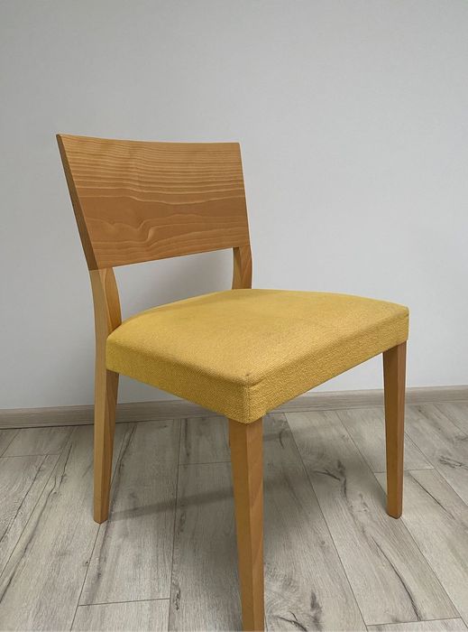 Продам два дерев'яні стільчики бренду Andeu World