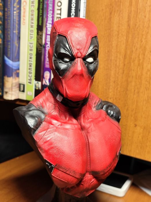 Коллекционная бюст-статуэтка Deadpool 1/3