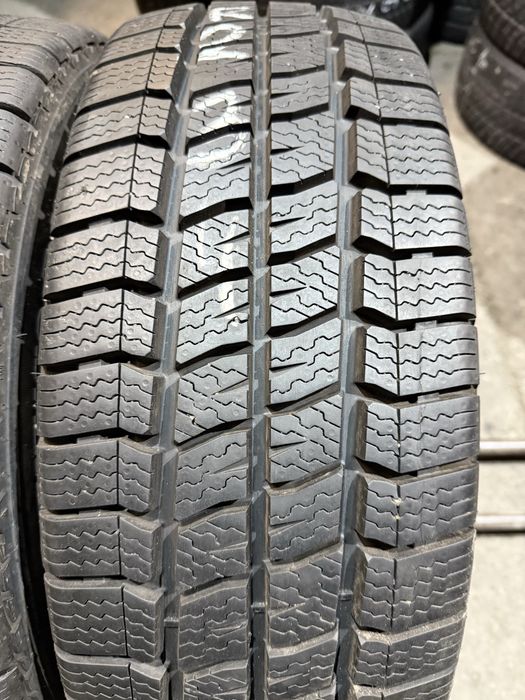 Opony zimowe 215/60/17C Vredestein 2szt 10mm 2023r