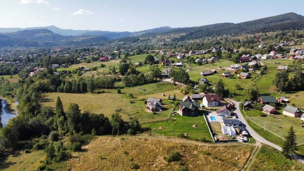 Продається ділянка. с. Микуличин. 40 сотих. Асфальт. Каньйон. Річка