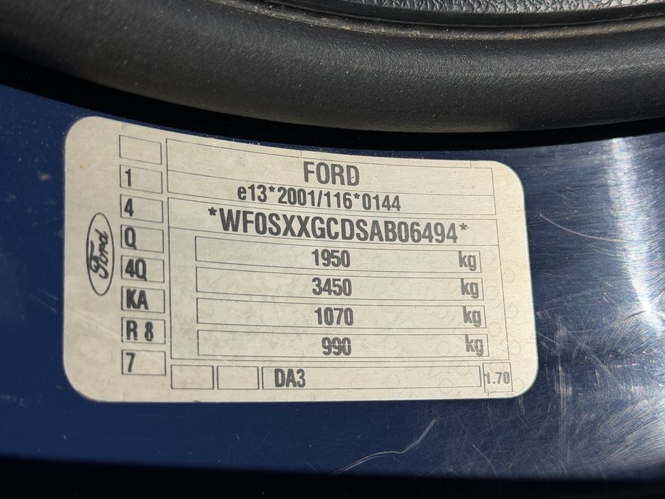 Продам Ford Focus 1.8  2010г
