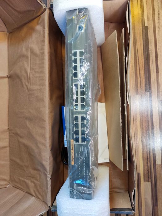 Switch D-LINK DES-1026g jak nowy