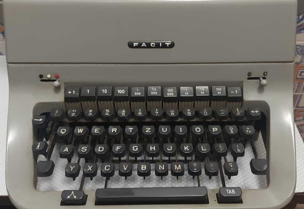 Máquina de escrever Vintage FACIT