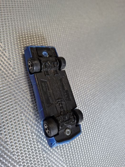 Hot wheels model samochodu skala 1:64