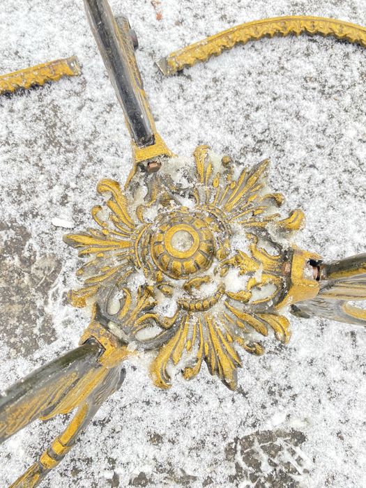 Продам журнальный столик в виде змей шедевр искуства