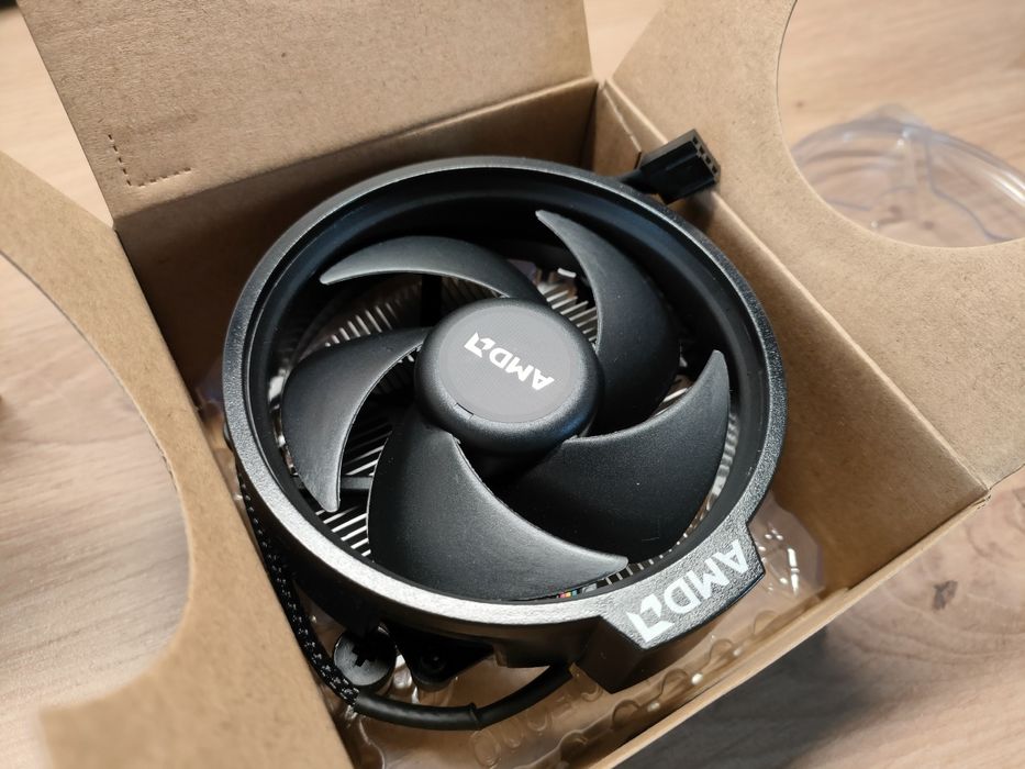 Chłodzenie Box Wraith AM4 + oryginalne opakowanie