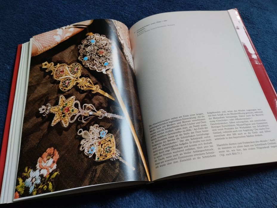 Aus alten Kästen und Truhen. Reinhard Haller