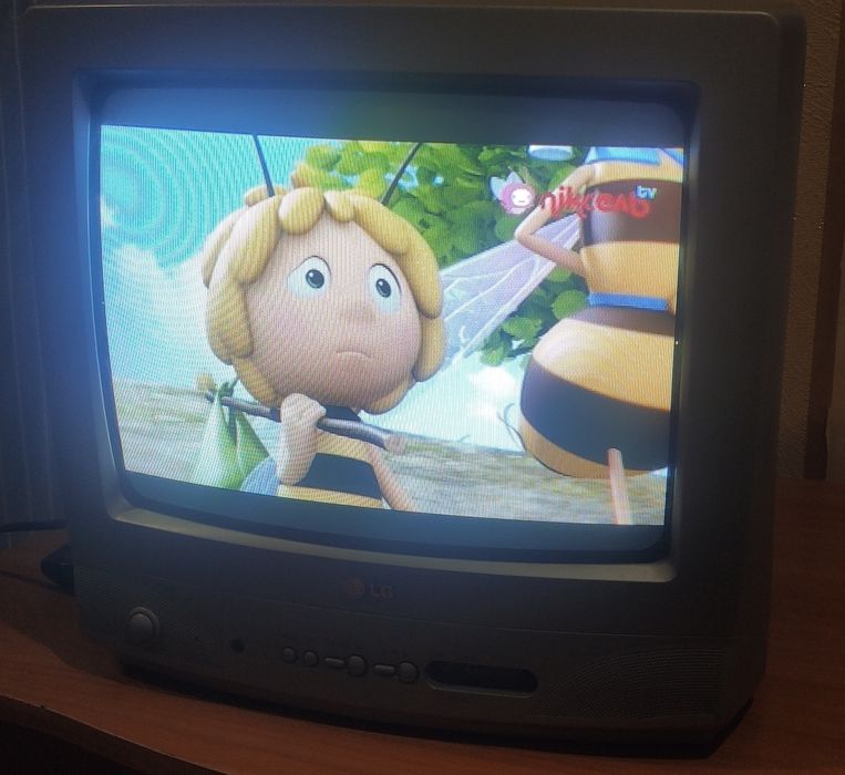 Телевізор LG CF - 14J50K