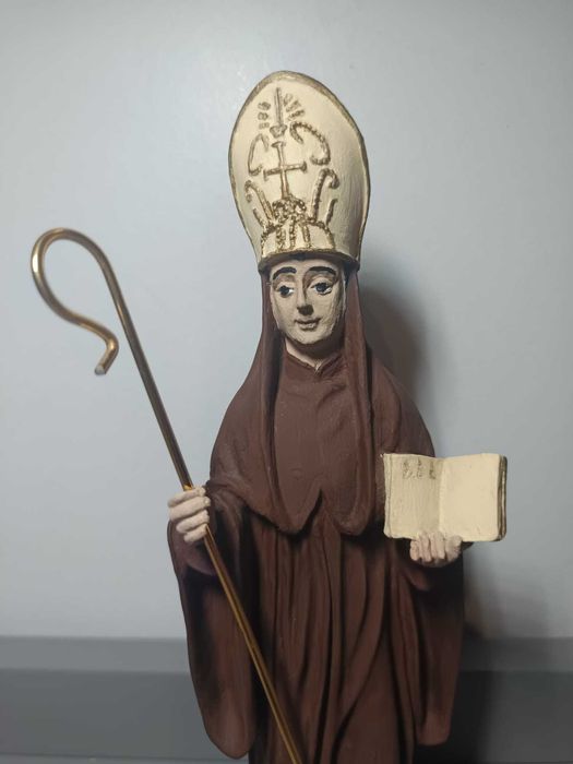 Escultura de São Bento – Cerâmica pintada à mão