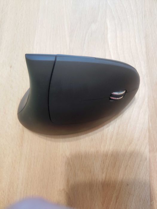 Оптическая мышь 2,4G Вертикальная с подсветкой.