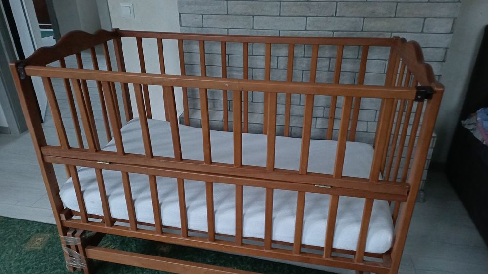 Дитяче ліжечко, люлька