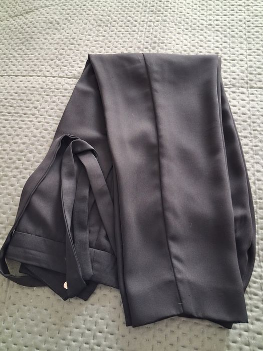 Calças como novas de vários estilos e marcas.