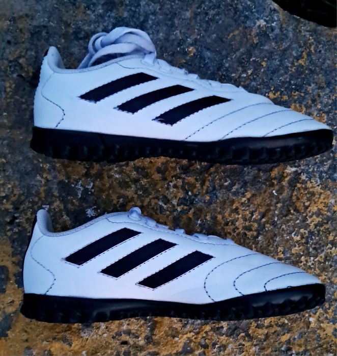 Дитячi кросівки для футболу Adidas,  30,5р.