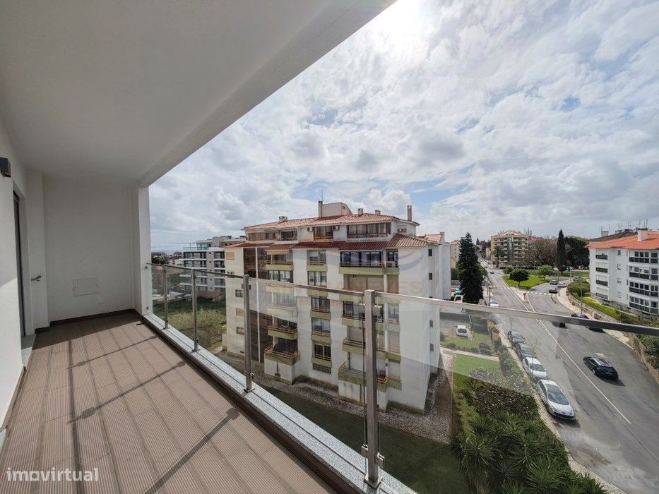 Luxurious T2 Apartment in Parede with Balcony and Unobstructed View