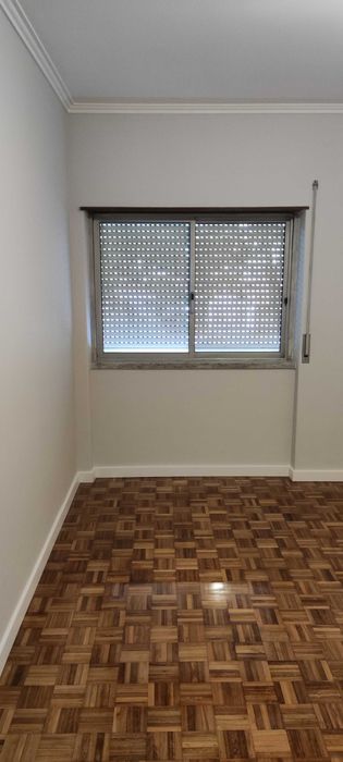 T2 remodelado junto á estação do comboio massamá
