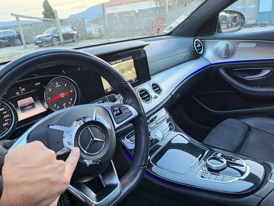 Mercedes-Benz E220d AMG