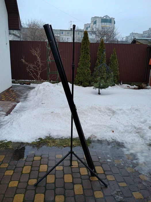 Проекційний екран Avtek Tripod Standard 200