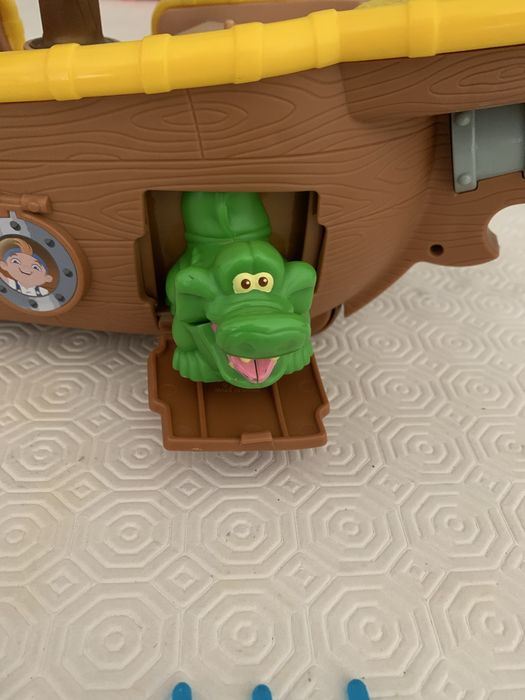 Jake's Boat + Pirates64729962432641121