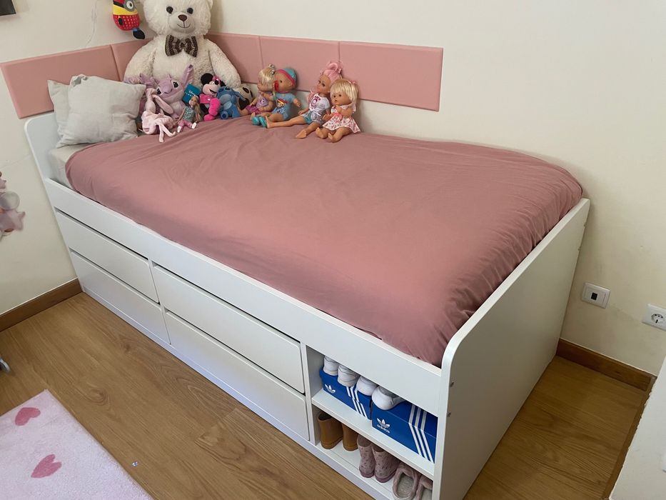 Cama com estrado 90x200 e gavetas de arrumação