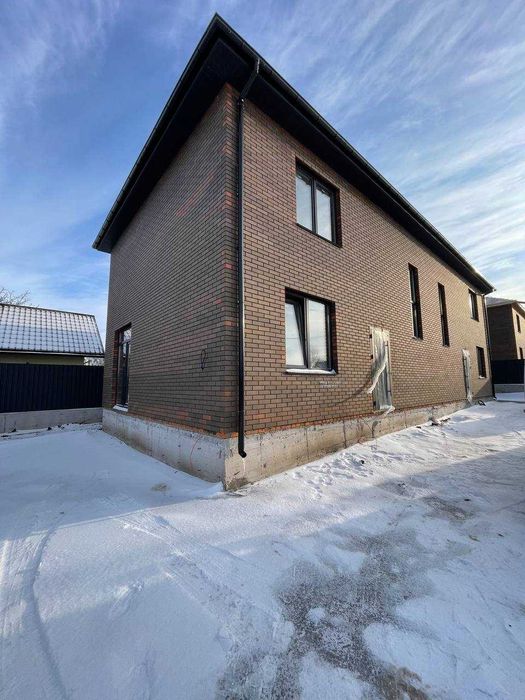 Продаж дуплекса на 4 житлових кімнати!