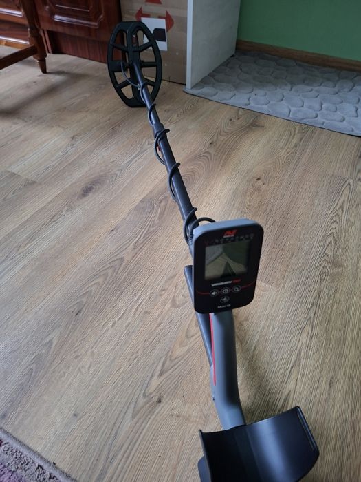 Металошукач Minelab Vanquish 360