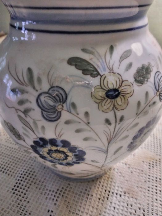 Pote pintado à mão