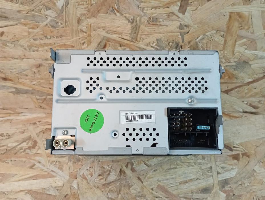 Rádio / auto-rádio VOLKSWAGEN Golf VI (5K1)