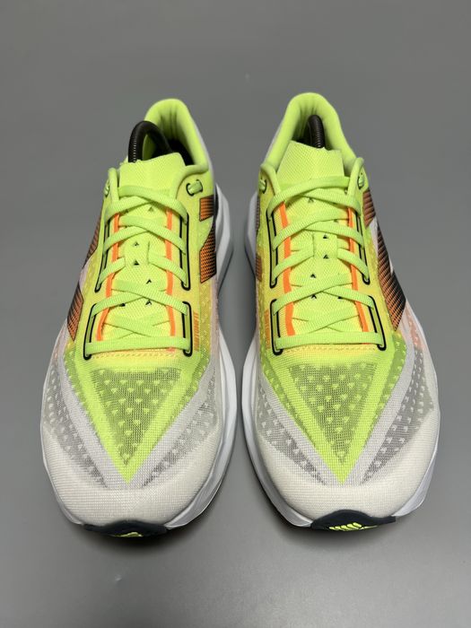 Бігові кросівки New Balance Fuel Cell Rebel V4 Wide Оригінал MFCXLL4