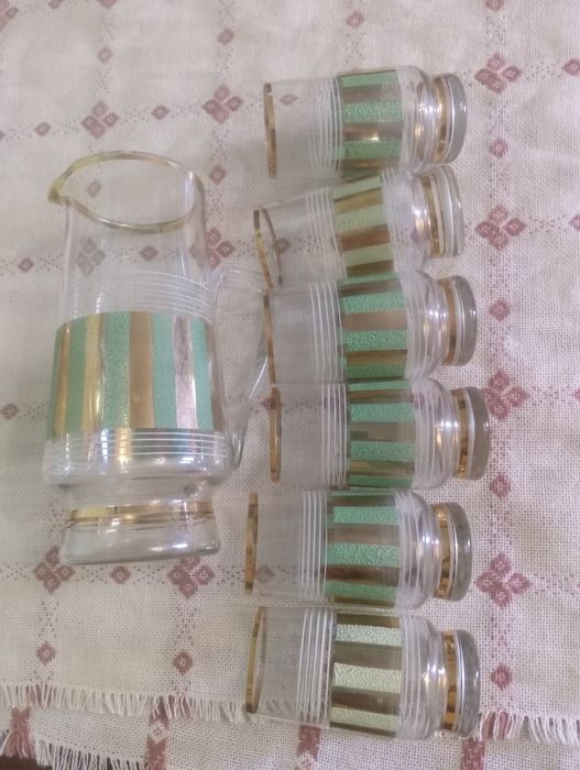 Хрустальні стакани та рюмки