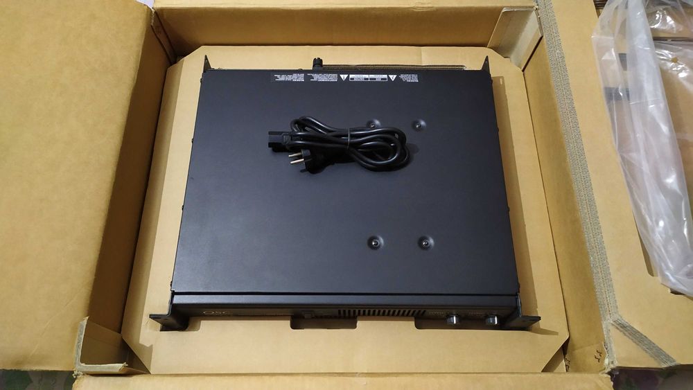 Підсилювач звуку QSC RMX2450 230v