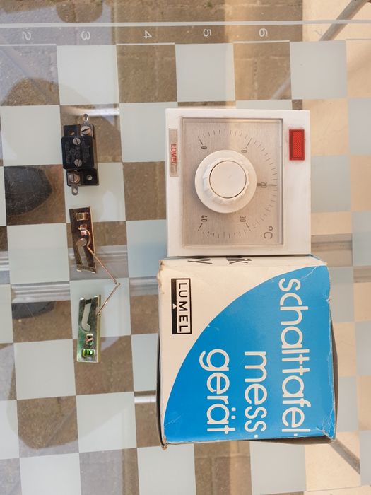 Tablicowy miernik temperatury