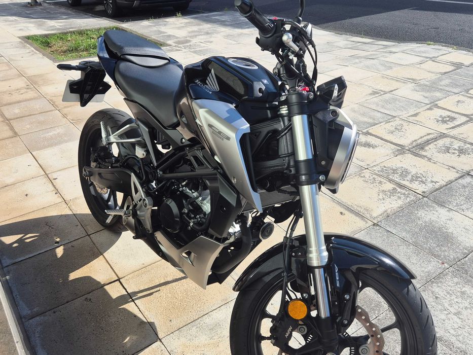 Honda CB125R 125cc - 2.100 km - Impecável